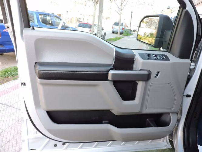FORD F-150 XLT 3.3  2020 - Imagen 6
