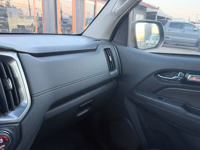 CHEVROLET COLORADO HIGH COUNTRY 2.8 4X4 AT 2023 - Imagen 17