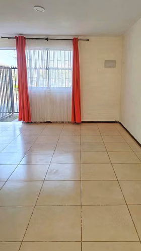 Casa 3 dormitorios y 2 baños en condominio Padre Hurtado