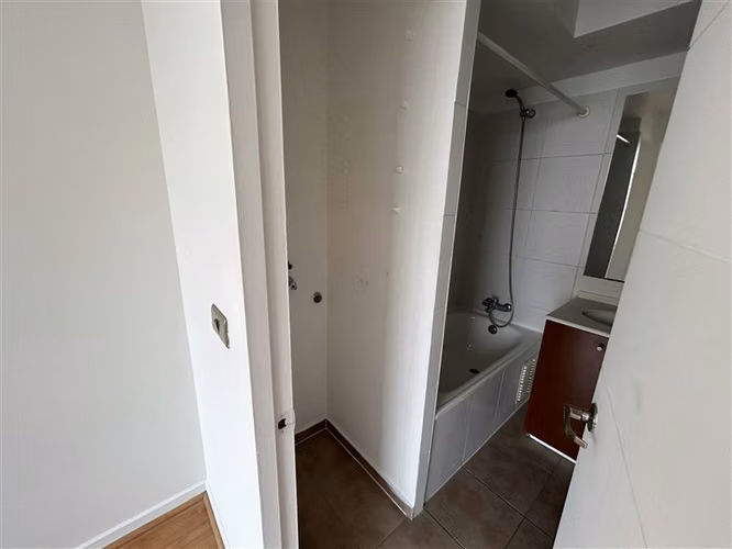 DEPARTAMENTO M$ 61.000 Vende con/sin Arrendatario 1D 1B Nataniel Cox 223 Stgo - Imagen 9