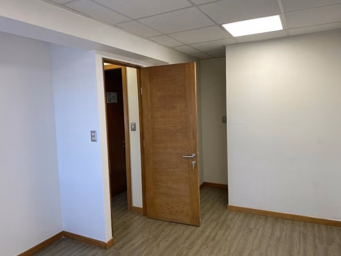  ARRIENDO OFICINA 2P 2B | EDIFICIO MANSO DE VELASCO - Imagen 4