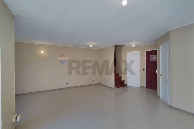 Casa 3d/2b con patio y 2 estacionamientos