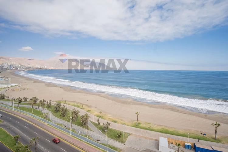 Espectacular vista frente al mar! (iquique)