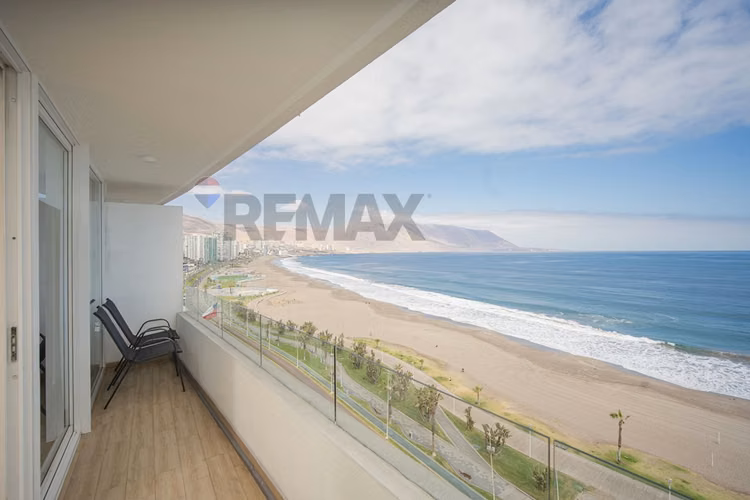 Espectacular vista frente al mar! (iquique)
