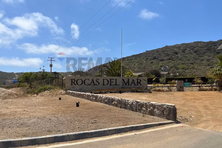 Terreno en condominio rocas del mar