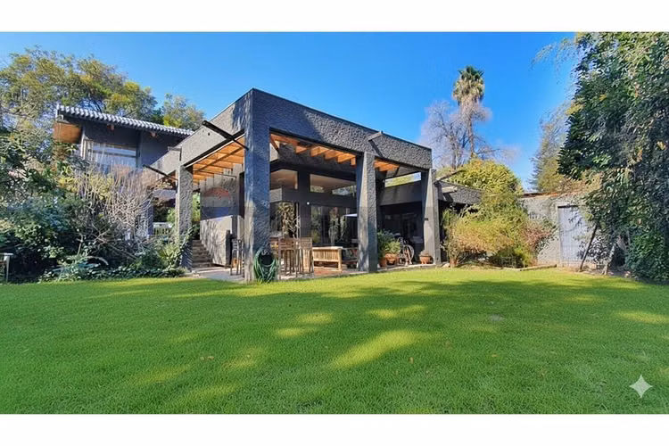 Espectacular casa! 5 dorm,  gran terreno 1534 m2