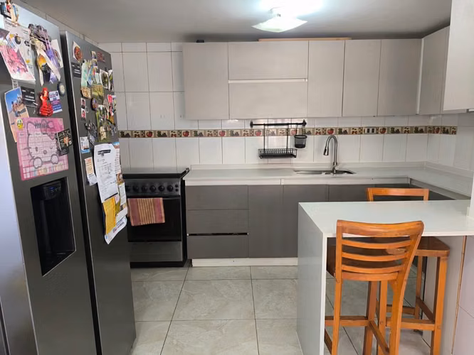 AMPLIA PROPIEDAD A LA VENTA 3D2B MAIPU (179834)