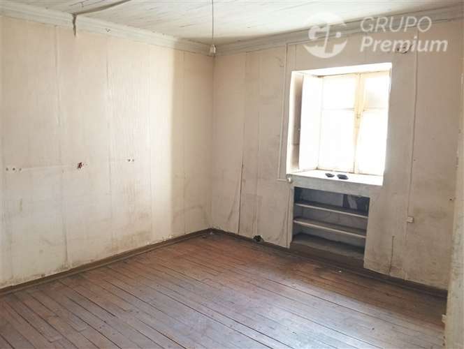 Casa de 3 dormitorios con amplio terreno y jardín interior - Imagen 7