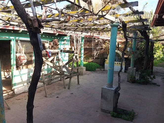 Casa de 3 dormitorios con amplio terreno y jardín interior