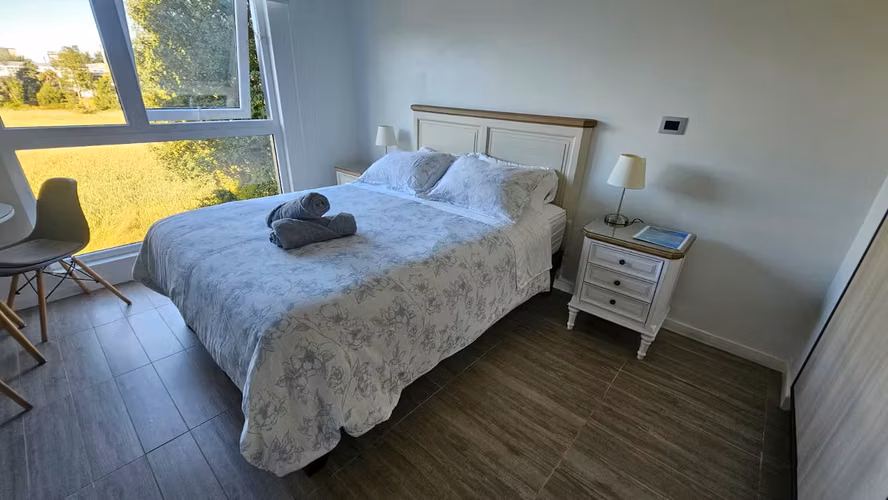 ARRIENDO ESTUDIO AMOBLADO CON ESTACIONAMIENTO EN ISLA TEJA