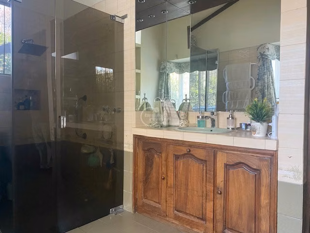 Casa en venta de 6 dorm. en Vitacura