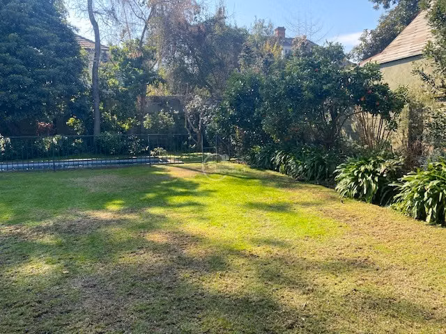 Casa en venta de 6 dorm. en Vitacura