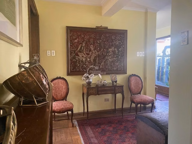 Casa en venta de 6 dorm. en Vitacura