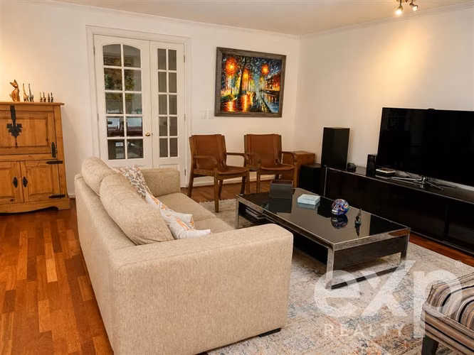 Casa en venta de 5 dorm. en Las Condes - Imagen 2