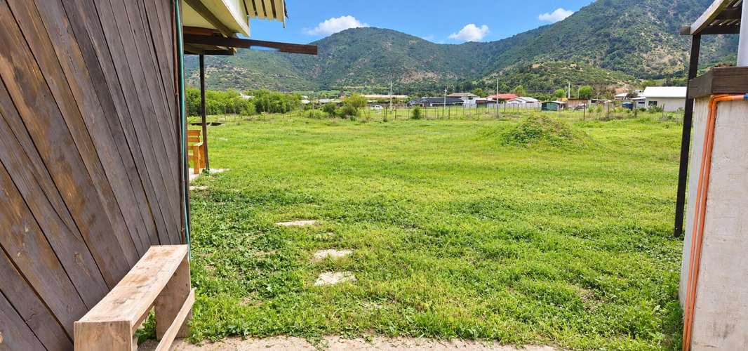 En venta, parcela de 5.000 m2., con casa de 2 dormitorios, en El Melón, Nogales.  100 M$