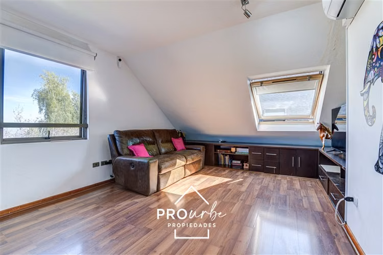 Casa en venta de 6 dorm. en Peñalolén