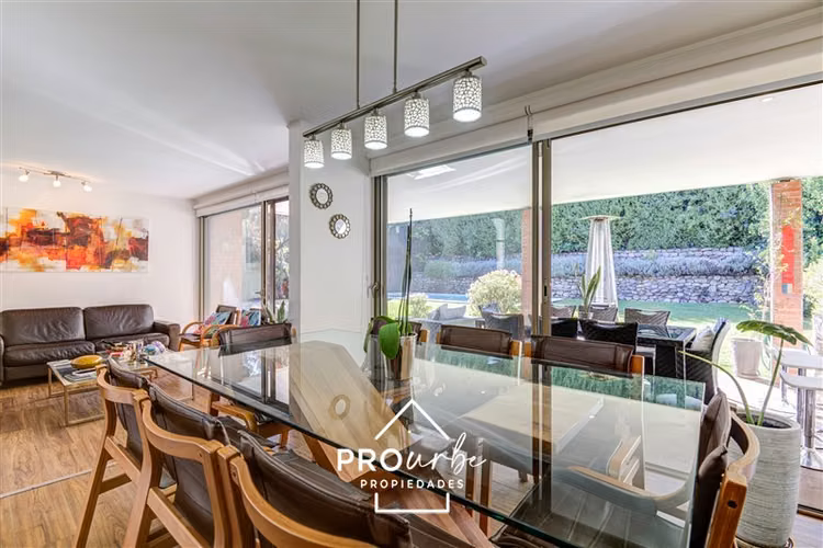 Casa en venta de 6 dorm. en Peñalolén