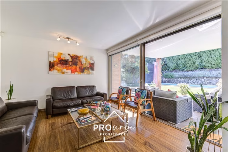Casa en venta de 6 dorm. en Peñalolén