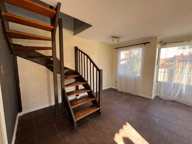 Propiedad En Arriendo Pasaje Corcoven, Larapinta