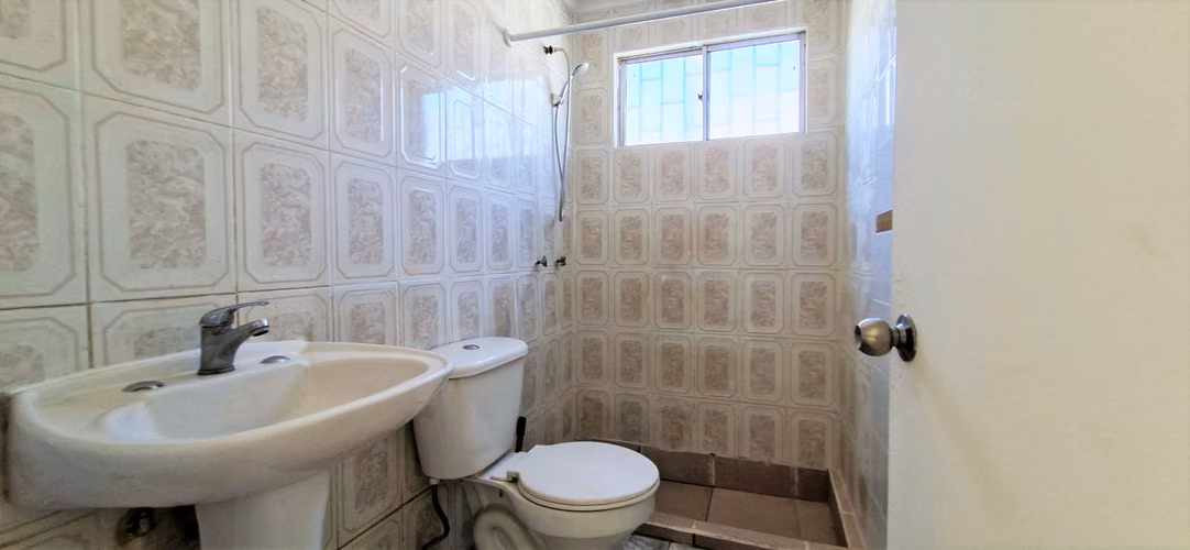 Venta de casa de cuatro dormitorios, en El Sendero, Quillota.  122 M$.