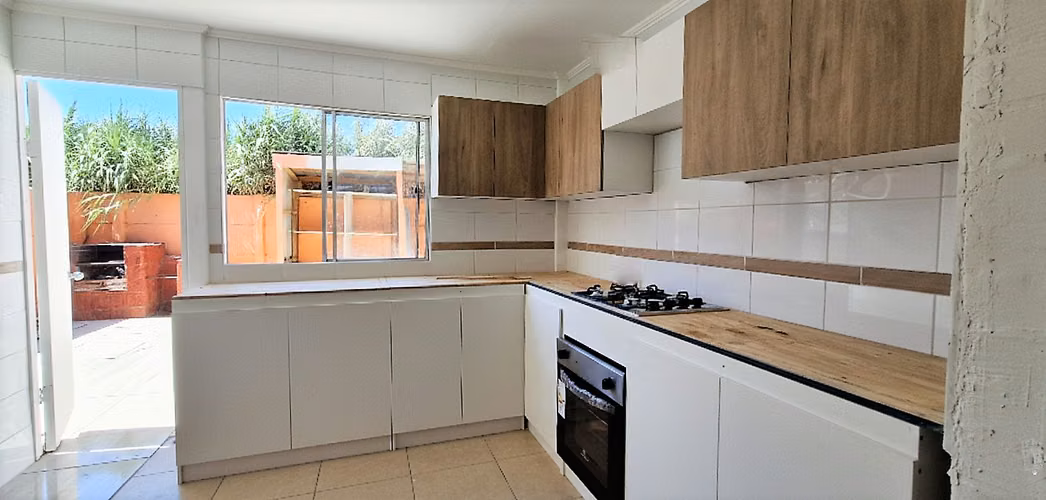Venta de casa de tres dormitorios, dos baños en parad 6, Quillota.  98 M$.