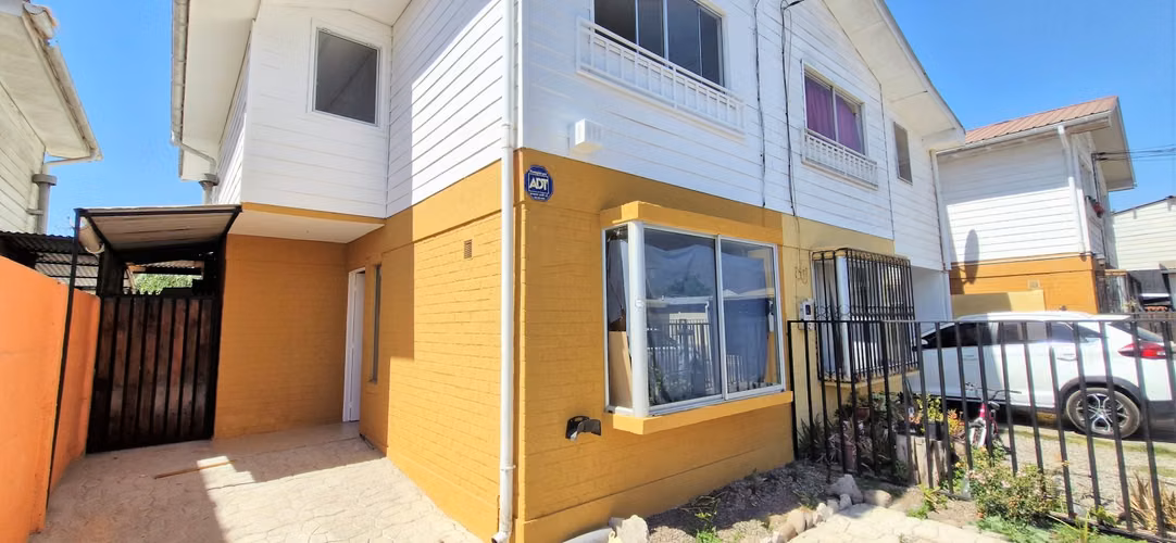 Venta de casa de tres dormitorios, dos baños en parad 6, Quillota.  98 M$.