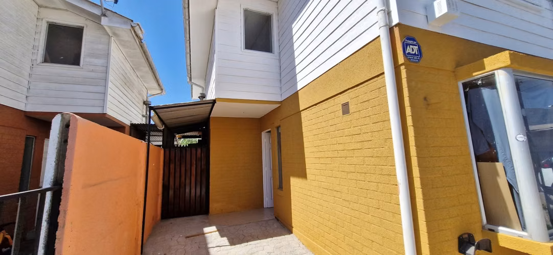 Venta de casa de tres dormitorios, dos baños en parad 6, Quillota.  98 M$.
