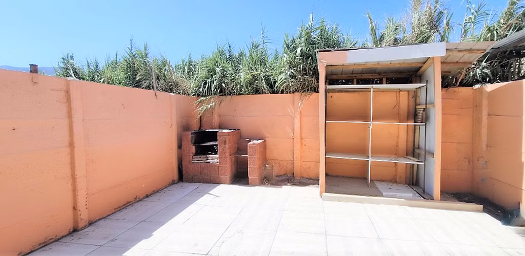 Venta de casa de tres dormitorios, dos baños en parad 6, Quillota.  98 M$.