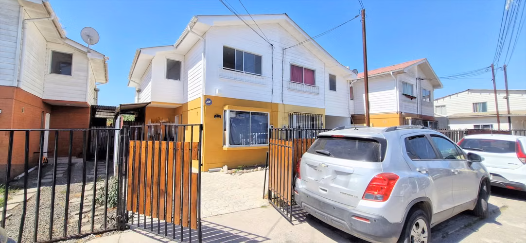 Venta de casa de tres dormitorios, dos baños en parad 6, Quillota.  98 M$.