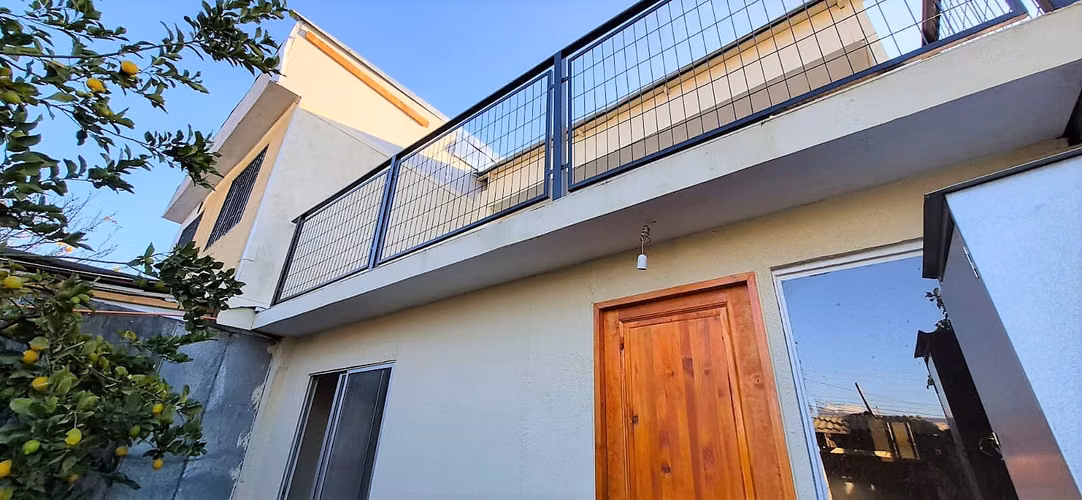 Venta de amplia casa recién remodelada, 4 dormitorios, en Limache. 68 M$