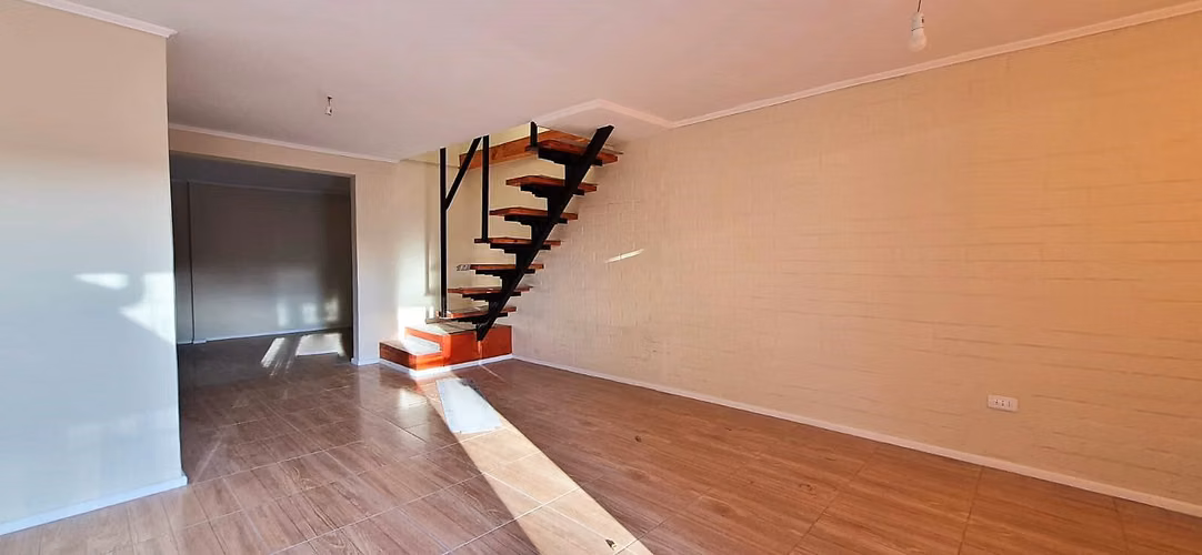 Venta de amplia casa recién remodelada, 4 dormitorios, en Limache. 68 M$