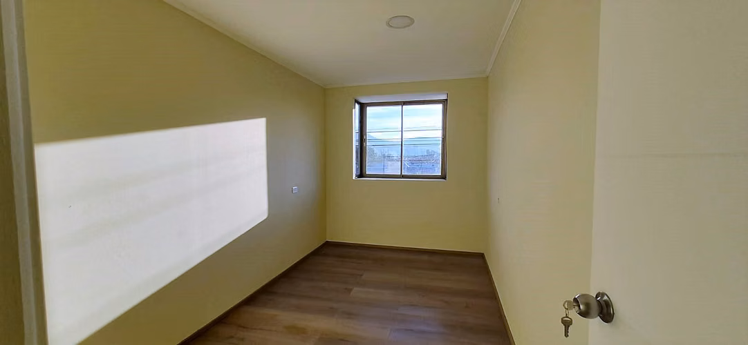 Venta de amplia casa recién remodelada, 4 dormitorios, en Limache. 68 M$