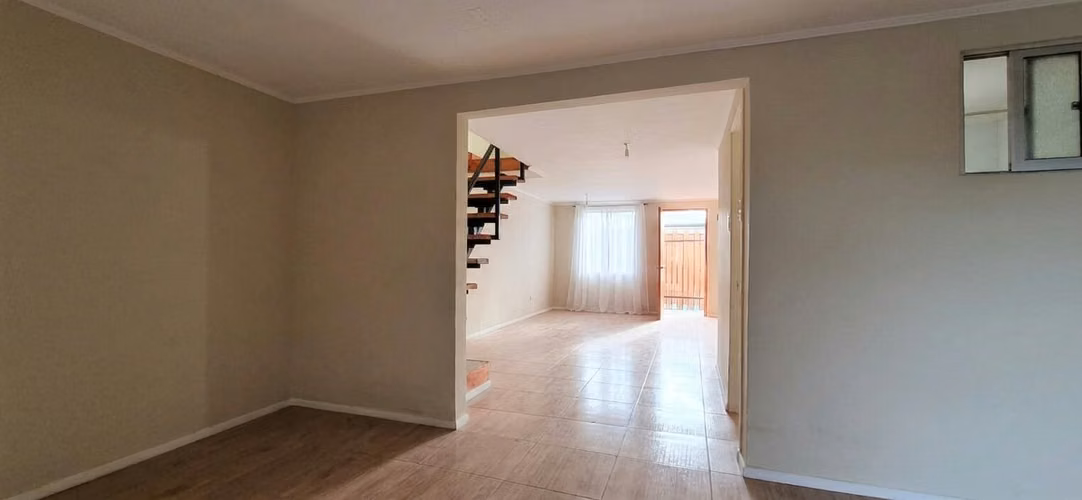 Venta de amplia casa recién remodelada, 4 dormitorios, en Limache. 68 M$