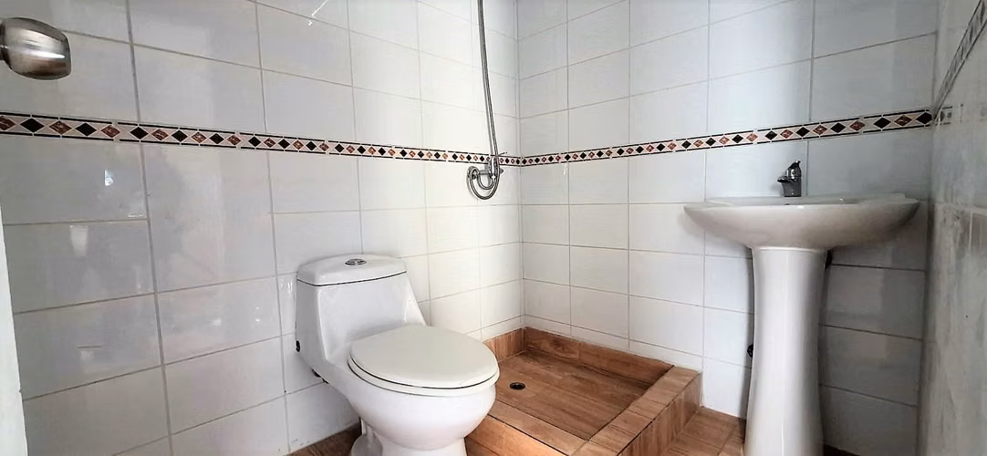 Venta de amplia casa recién remodelada, 4 dormitorios, en Limache. 68 M$