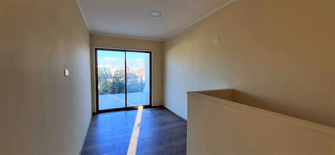 Venta de amplia casa recién remodelada, 4 dormitorios, en Limache. 68 M$