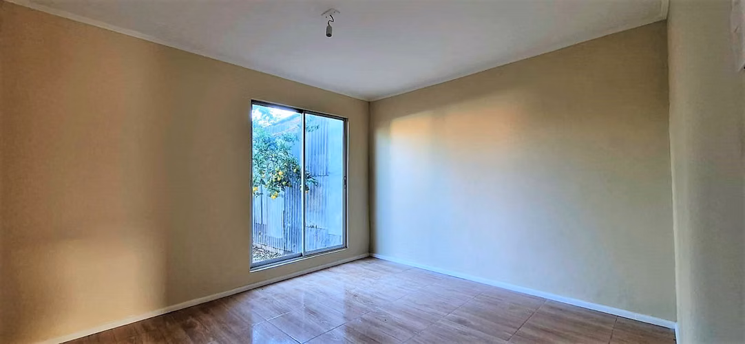 Venta de amplia casa recién remodelada, 4 dormitorios, en Limache. 68 M$