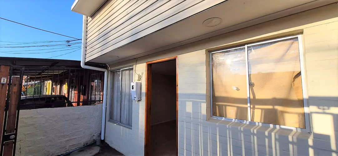 Venta de amplia casa recién remodelada, 4 dormitorios, en Limache. 68 M$
