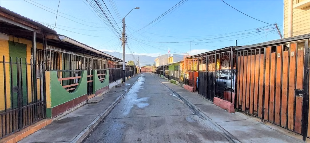 Venta de amplia casa recién remodelada, 4 dormitorios, en Limache. 68 M$