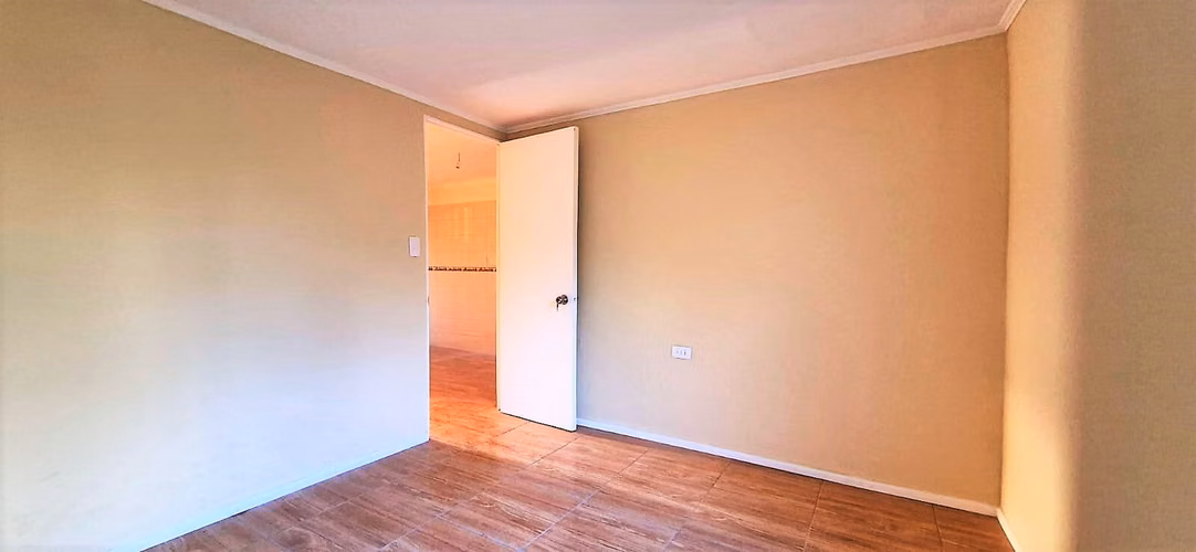 Venta de amplia casa recién remodelada, 4 dormitorios, en Limache. 68 M$
