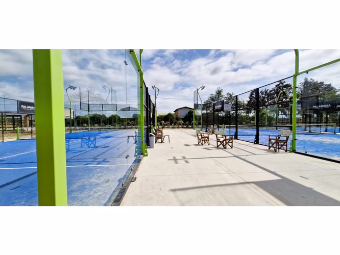 Venta de sitio de 29.375 m2., loteo dividido en 5 parcelas, con 4 canchas de Padel, en Quillota. 15.000 UF.