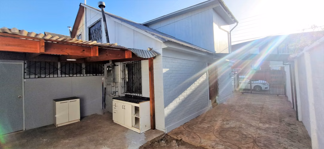 Arriendo de casa de 3 dormitorios, en La Cruz.  $420.000