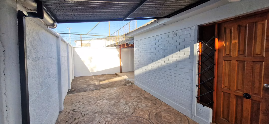 Arriendo de casa de 3 dormitorios, en La Cruz.  $420.000