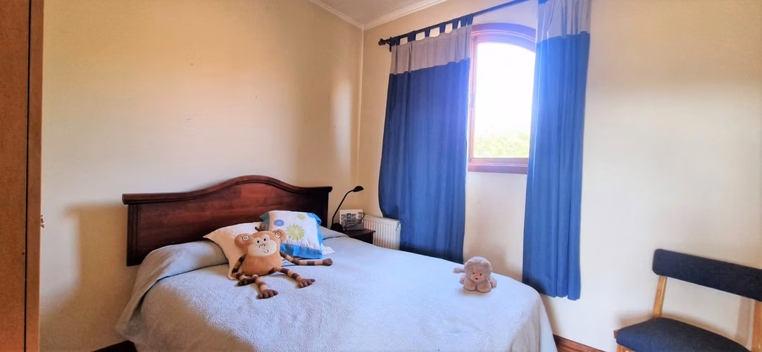 En venta hermosa casa  de 2 pisos, 310 m2., San Isidro, Quillota. 14.976 UF