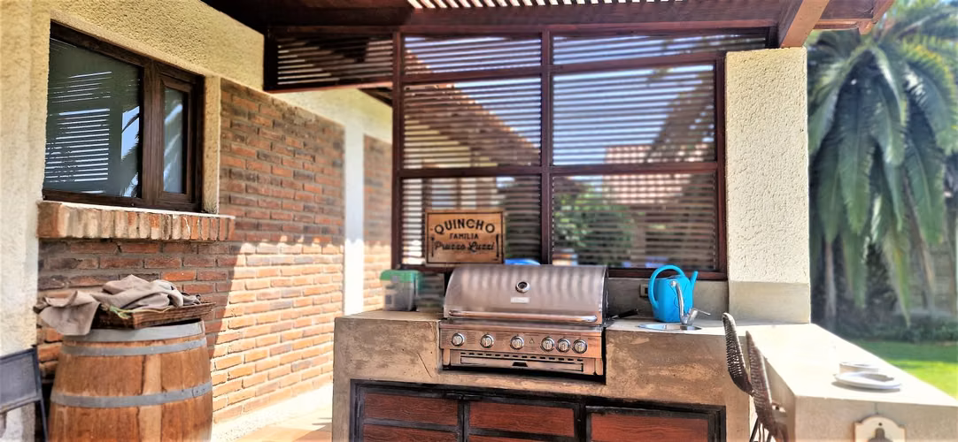 En venta hermosa casa  de 2 pisos, 310 m2., San Isidro, Quillota. 14.976 UF