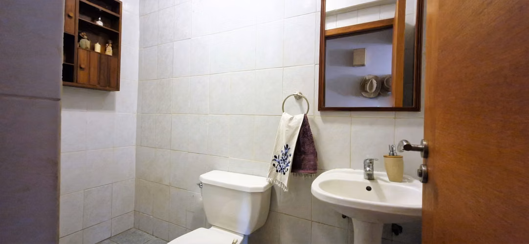 En venta hermosa casa  de 2 pisos, 310 m2., San Isidro, Quillota. 14.976 UF