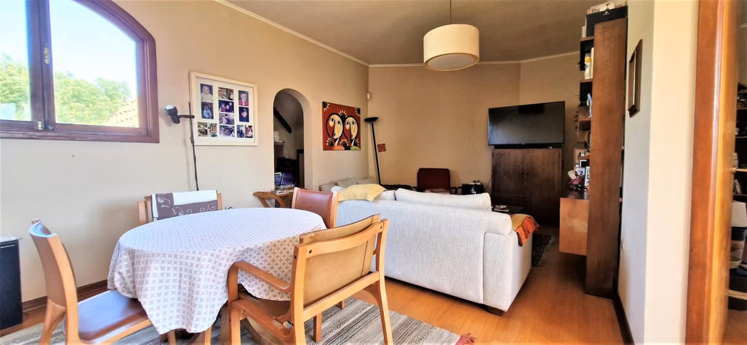 En venta hermosa casa  de 2 pisos, 310 m2., San Isidro, Quillota. 14.976 UF