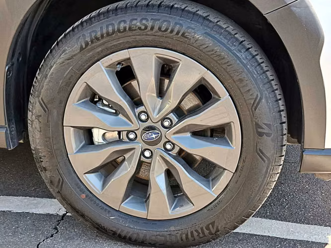 SUBARU OUTBACK 2025