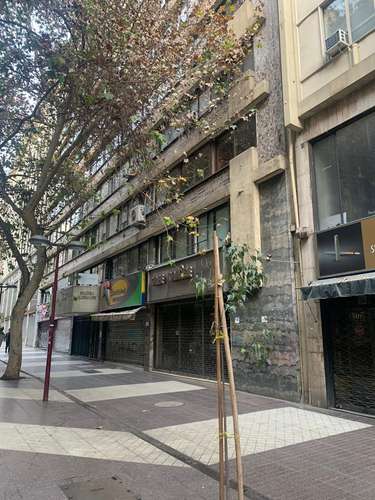 Amplia Oficina en Venta con Recepción y Cocina Amoblada - Imagen 2