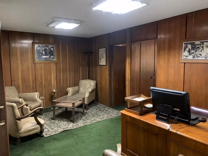 Oficina Remodelada de 80 m² en Huérfanos – Santiago Centro - Imagen 8
