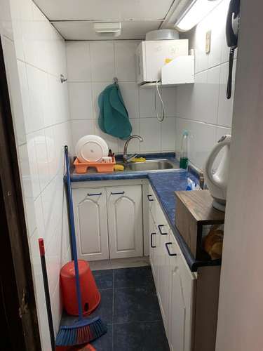 Amplia Oficina en Venta con Recepción y Cocina Amoblada - Imagen 15